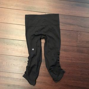 Lululemon high wasted cropped leggings- dark grey